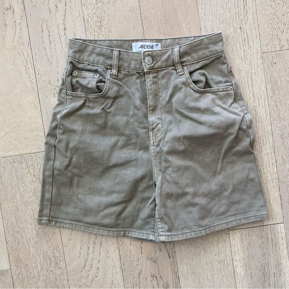 2/$15 🍍 NWOT Ardene High Rise Khaki Mom Shorts